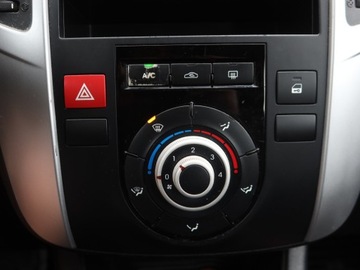 Kia Venga Mikrovan 1.4 DOHC CVVT 90KM 2010 Kia Venga 1.4 CVVT, Salon Polska, Serwis ASO, zdjęcie 12