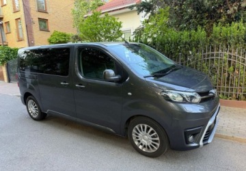 Toyota Proace II Furgon Medium 2.0 D-4D 177KM 2021 Toyota ProAce Toyota ProAce Kombi D-4D Medium 2,8t 2.0 Diesel 177KM