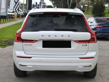 Volvo XC60 II 2026 2.0 B5 AWD Ultra Bright (250 KM) System audio Bowers &amp; Wilkins, zdjęcie 1