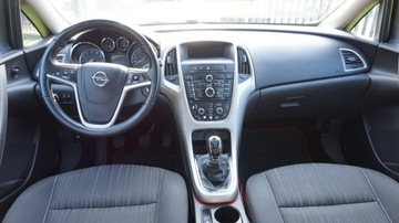 Opel Astra J Hatchback 5d 1.6 Twinport ECOTEC 115KM 2010 Opel Astra zarejestrowany, ubezpieczony. Gwarancja, zdjęcie 2