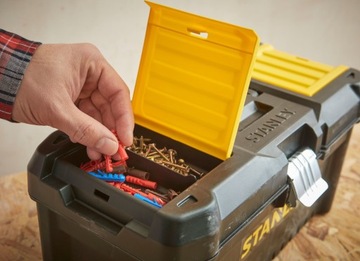 STANLEY Ящик для инструментов с металлической защелкой