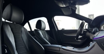 Mercedes Klasa E W214 Sedan 2.0 220d 197KM 2023 Mercedes-Benz Klasa E 4Matic AMG Line SalonPL Distonic CarPlay Android Aut, zdjęcie 21