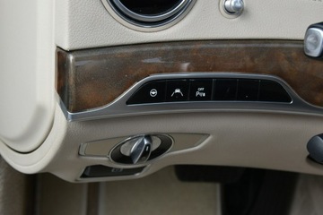 Mercedes Klasa S W222 Limuzyna 500 456KM 2014 Mercedes S 550 L 4Matic 4.7 V8 456KM 2014r., zdjęcie 29