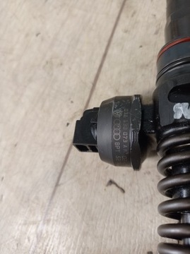 AUDI A4 B6 НАСОС ИНЖЕКТОР ИНЖЕКТОР 038130073AR