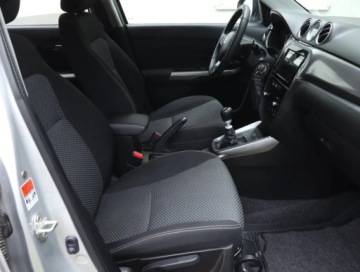 Suzuki Vitara III SUV Facelifting 1.4 BoosterJet 140KM 2019 Suzuki Vitara 1.4 BoosterJet, Salon Polska, zdjęcie 8