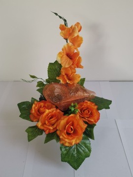 Украшение могилы кладбищенская композиция цветы букет