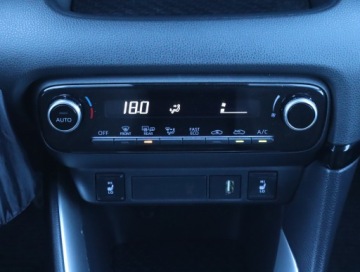 Toyota Yaris IV Hatchback 1.5 Hybrid Dynamic Force 116KM 2022 Toyota Yaris 1.5 VVT-i Hybrid, Salon Polska, zdjęcie 15