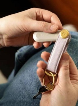Bluetooth-локатор ключей телефона Orbitkey x Chipolo Tracker v2 — камень