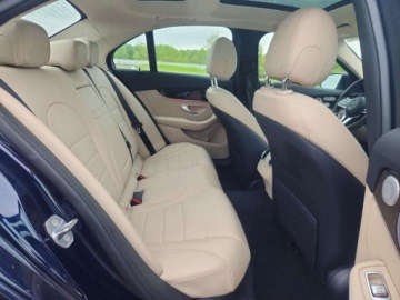 Mercedes Klasa C W205 Kabriolet Facelifting 2.0 300 258KM 2019 Mercedes-Benz Klasa C 2019 MERCEDES-BENZ C 300 4MATIC 2.0 Benzyna 258KM, zdjęcie 10
