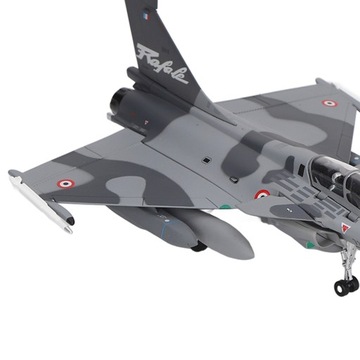 Сплавная модель истребителя в масштабе 1:7.