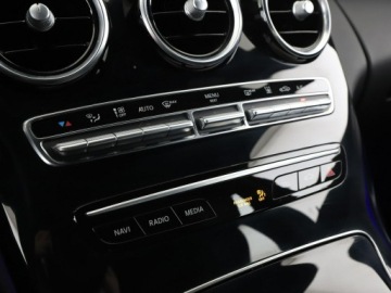 Mercedes Klasa C W205 Kombi Facelifting HYBRYDA 2.0 300 de 306KM 2020 Mercedes C 300 FV23% PHEV multi beam LED, zdjęcie 29