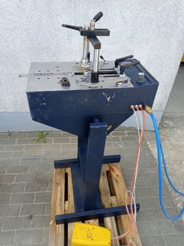 Alfamacchine Minigraf 4-х рамочный степлер на штативе