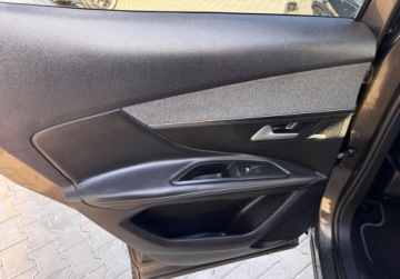 Peugeot 3008 II Crossover 1.2 PureTech 130KM 2018 Peugeot 3008 bezwypadekserwis asoALLUR BIZNESpanorama 1.2 Benzyna 130KM, zdjęcie 19