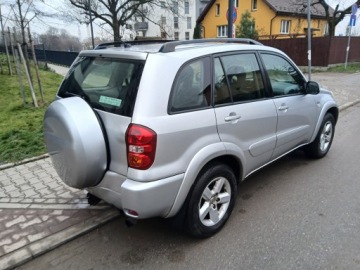 Toyota RAV4 II 2.0 16V D-4D 116KM 2004 TOYOTA RAV-4 2,0 D4D, zdjęcie 2