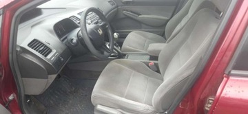Honda Civic VIII Sedan 1.8 i-VTEC 140KM 2006 Honda Civic Ozarow Mazowiecki 1.8 benzyna 2006 rok produkcji KOMIS TYSIAK, zdjęcie 5