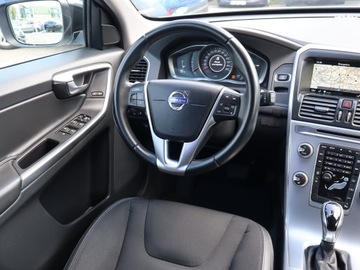 Volvo XC60 I SUV Facelifting 2.0 D3 DRIVE-E 150KM 2016 Volvo XC60 D3, Salon Polska, Serwis ASO, Automat, zdjęcie 6