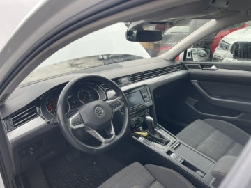Volkswagen Passat B8 Variant Facelifting 2.0 TDI SCR 150KM 2020 Volkswagen Passat Variant Automat Podgrzewanie, zdjęcie 5