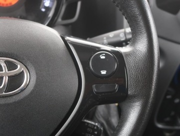 Toyota Aygo II Hatchback 3d Facelifting 1.0 VVT-i 72KM 2018 Toyota Aygo 1.0 VVT-i, Salon Polska, zdjęcie 16