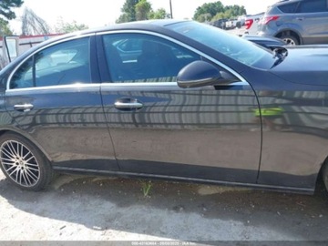 Mercedes Klasa C W206 2022 Mercedes-Benz Klasa C 300 2022 2.0l 2.0 Benzyna 255KM, zdjęcie 6