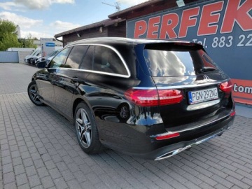 Mercedes Klasa E W213 Kombi Facelifting 2.0 E220d 194KM 2022 Mercedes-Benz Klasa E AMG Line Automat Kamera przod i tyl Full LED 2.0, zdjęcie 4