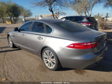 Jaguar XF II 2020 Jaguar XF 25T Prestige 2020 2.0l 2.0 Benzyna 247KM, zdjęcie 3