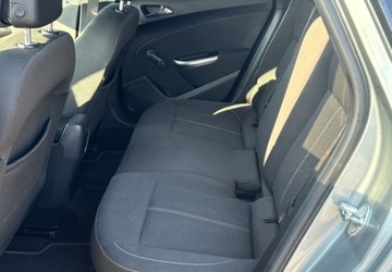 Opel Astra J Sports Tourer 1.7 CDTI ECOTEC 110KM 2012 Opel Astra 2012 r. 1.7 Diesel 110KM, zdjęcie 8