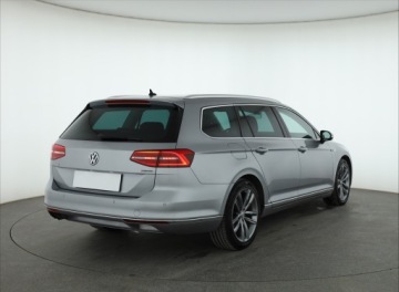 Volkswagen Passat B8 Variant 2.0 TDI BlueMotion SCR 190KM 2018 VW Passat 2.0 TDI, Serwis ASO, 187 KM, 4X4, zdjęcie 4