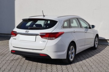 Hyundai i40 Kombi 1.6 GDI 135KM 2012 Hyundai i40 1.6 GDI, Xenon, Klima, Klimatronic, zdjęcie 4