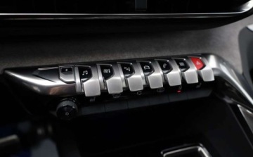 Peugeot 3008 II Plug-In Hybrid Facelifting 1.6 HYBRID 225KM 2021 Peugeot 3008 Peugeot 3008 225 e-EAT8 GT 1.6 Hybryda Plug-in 225KM, zdjęcie 29