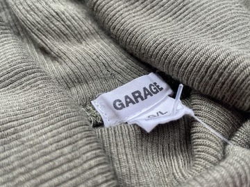 Cienki golfik damski prążkowany khaki basic GARAGE crop top r. L