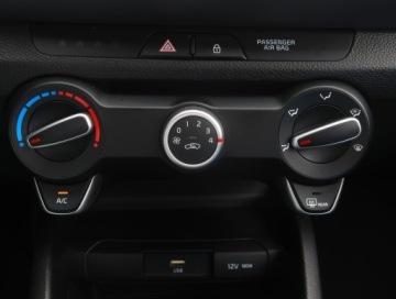 Kia Stonic I Crossover Facelifting 1.0 T-GDI 100KM 2020 Kia Stonic 1.0 T-GDI, Salon Polska, Automat, zdjęcie 12