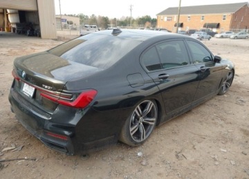 BMW Seria 7 G11-G12 Sedan Facelifting 4.4 750i 530KM 2020 BMW Seria 7 2020r., 750i Xdrive, 4.4L, od ubezpieczalni 4.4 Benzyna 530KM, zdjęcie 3