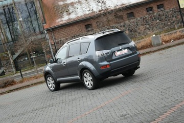 Mitsubishi Outlander II 2.2 DID DOHC 156KM 2007 Mitsubishi Outlander 2.2DiD 2007r 7os. Skóra, zdjęcie 18