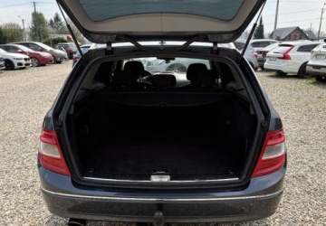 Mercedes Klasa C W204 2007 Mercedes-Benz Klasa C 2007r. 2.1 Diesel 170KM, zdjęcie 5