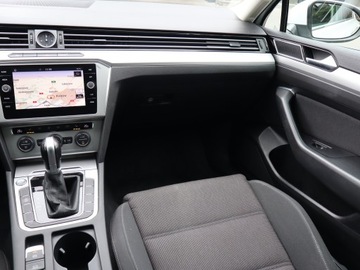 Volkswagen Passat B8 Limousine 2.0 TDI BlueMotion Technology 150KM 2018 VW Passat 2.0 TDI, Salon Polska, Serwis ASO, zdjęcie 7