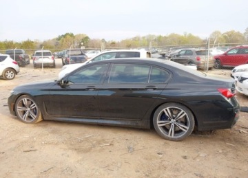 BMW Seria 7 G11-G12 Sedan Facelifting 4.4 750i 530KM 2020 BMW Seria 7 2020r., 750i Xdrive, 4.4L, od ubezpieczalni 4.4 Benzyna 530KM, zdjęcie 6