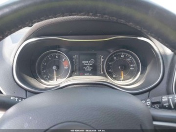 Jeep Cherokee V 2021 Jeep Cherokee Latitude Plus 2021 2.4l 2.4 Benzyna 180KM, zdjęcie 10