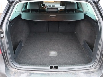 Volkswagen Passat B7 Variant 2.0 TDI CR DPF BlueMotion 140KM 2011 VW Passat 2.0 TDI, Salon Polska, Navi, Klima, zdjęcie 13