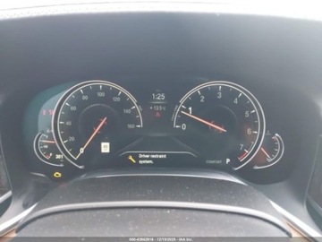 BMW Seria 7 G11-G12 2016 BMW Seria 7 2016 BMW 750I XDRIVE 4.4 Benzyna 445KM, zdjęcie 10