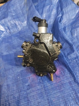 Pompa wtryskowa 2,0 2,3 trafic vivaro master 0445010250