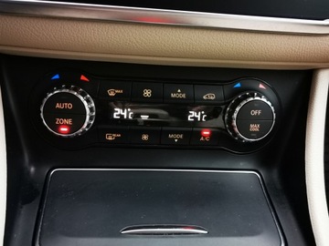 Mercedes GLA I Off-Roader Facelifting 2.0 250 211KM 2018 MERCEDES GLA 250 / 2.0 Benzyna / 211 KM / Automatyczna skrzynia biegów, zdjęcie 12