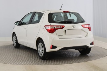 Toyota Yaris III Hatchback 5d Facelifting 2017 1.0 VVT-i 72KM 2019 Toyota Yaris 1.0 VVT-i, Salon Polska, Serwis ASO, zdjęcie 3