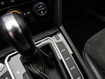 Volkswagen Arteon Fastback 2.0 TDI 150KM 2020 VOLKSWAGEN Arteon 2.0 TDI R-Line DSG Sedan 150KM 2020, zdjęcie 19