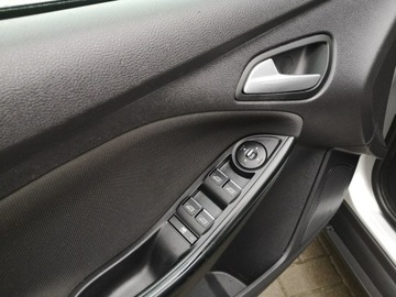 Ford Focus III Hatchback 5d 1.0 EcoBoost 125KM 2012 Ford Focus 1.0 12v 125KM Klimatr Navi ALU Isofix, zdjęcie 11