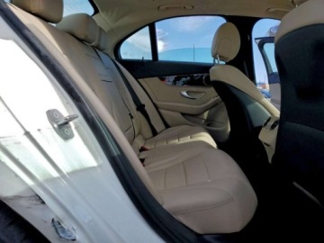 Mercedes Klasa C W205 2016 Mercedes-Benz Klasa C 2016 MERCEDES-BENZ C 300 2.0 Benzyna 241KM, zdjęcie 10
