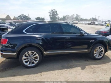 Bentley Bentayga 2017 Bentley Bentayga W12 First Edition 2017 6.0 Benzyna 600KM, zdjęcie 5