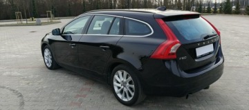 Volvo V60 I Kombi Facelifting 2.0 D3 136KM 2014 Volvo V60 2.0 D3 5-Cylindrów Lift Led Navi Skóra, zdjęcie 3
