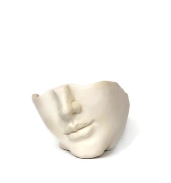 Osłonka głowa,twarz.H-14cm.Kolor kremowy