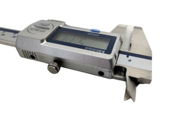 Электронный штангенциркуль Mitutoyo 150 мм.