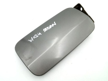 Mercedes W124 sedan klapka wlewu paliwa